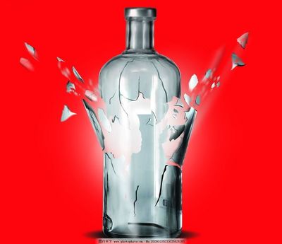 破裂的酒瓶 碎片背后的故事与警示